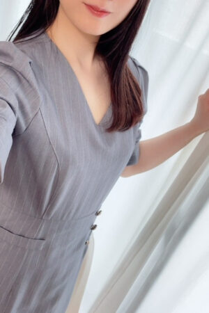 水無瀬　彩葉（27歳）