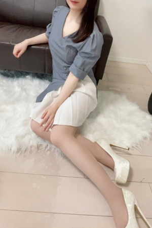 水無瀬　彩葉（27歳）