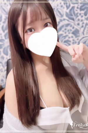 森下まゆ（24）