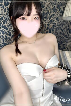 七瀬るな（22）