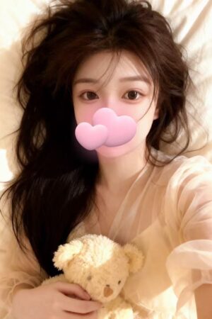 新人　エミリちゃん