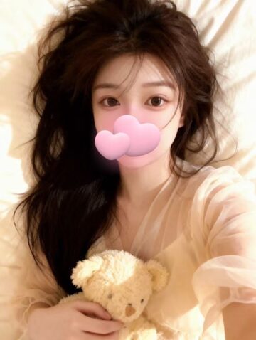 新人 エミリちゃん1枚目