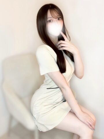 愛沢　リリア (23)1枚目