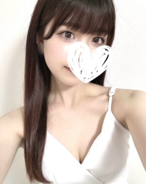 秋月ゆら(23)