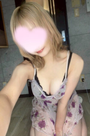 瑠奈（ルナ）(22)