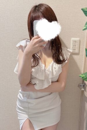 吉野りな(27)