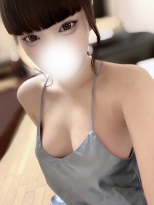 れい(20)