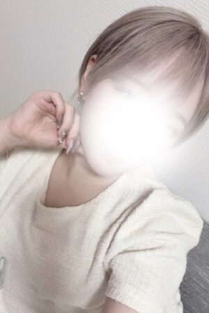 れい(23)