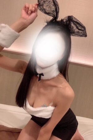 朝比奈あみ