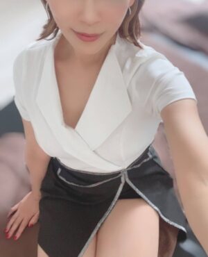 涼川マリ(45)