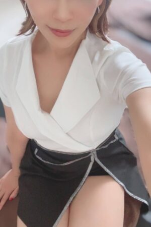 涼川マリ(45)