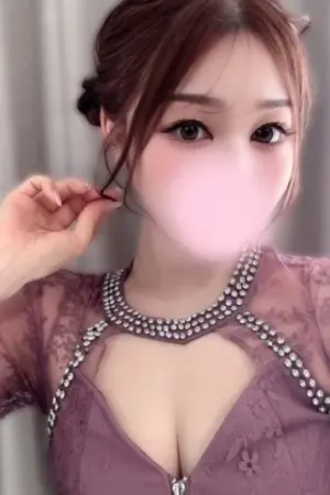 ユリ(26)