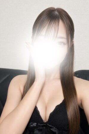 あや(24)